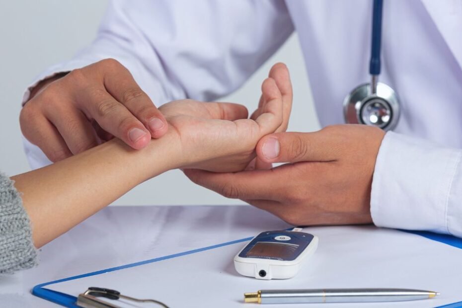 Diabetes Descompensada: Sintomas, Riscos e Como Evitar 5 Descubra os sintomas e riscos da Diabetes Descompensada e aprenda estratégias para evitar.